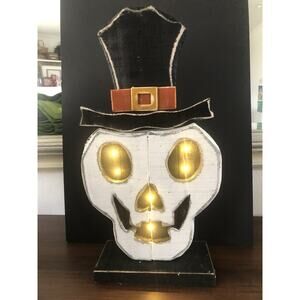Light Up Wooden Skull Primitive Farmhouse New Battery Operated
